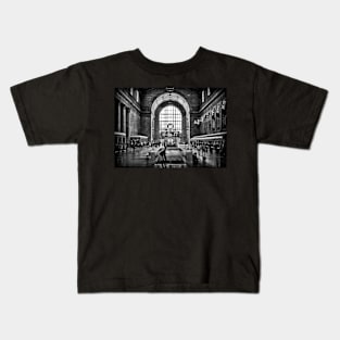 Toronto Union Station 3:23PM Kids T-Shirt